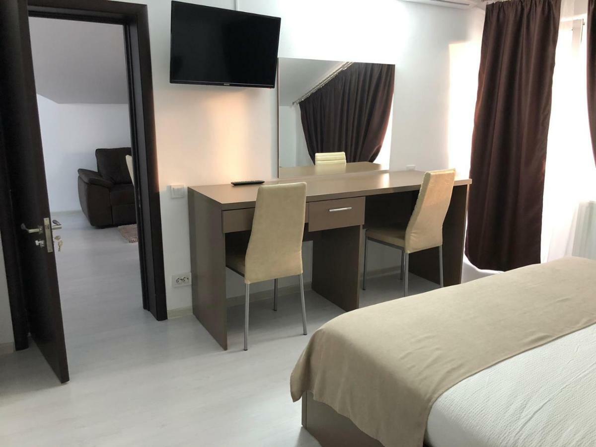 Fast Airport Accomodation 오토페니 외부 사진