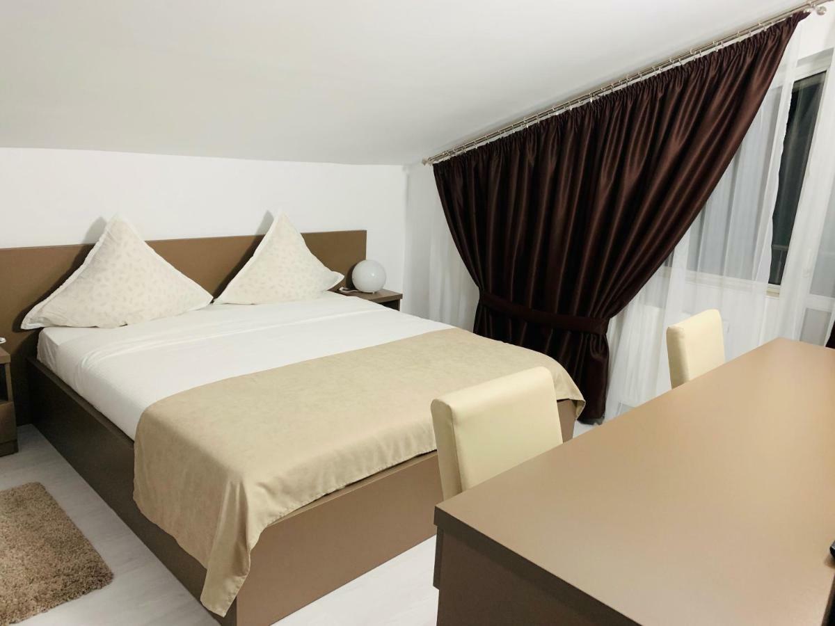 Fast Airport Accomodation 오토페니 외부 사진